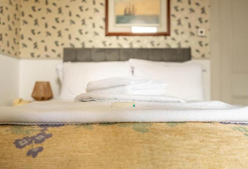 Western Isles Hotel