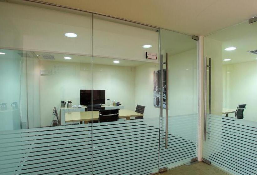 호텔 Opus Grand Toluca Aeropuerto