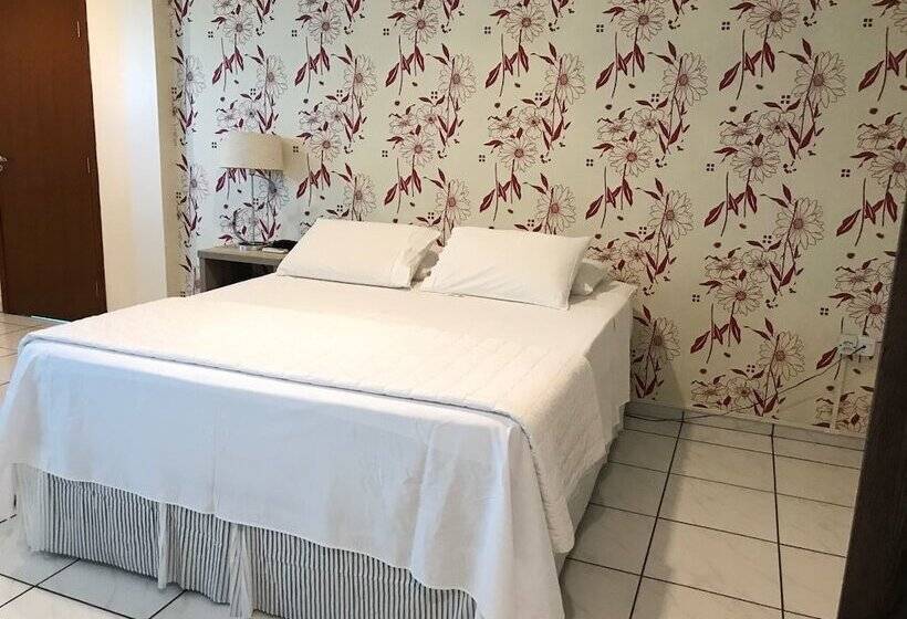 Aki Hotel E Restaurante