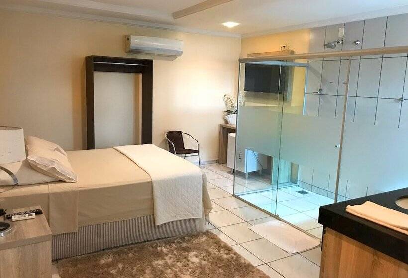 Aki Hotel E Restaurante