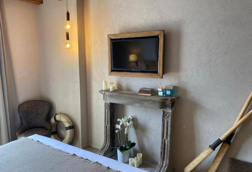 Общежитие Al Molo 5 Lake Front