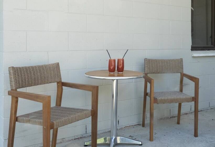 Duvauchelle Seaside Motel