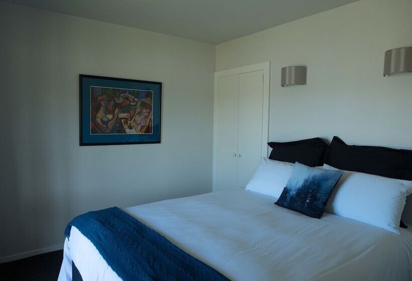 Duvauchelle Seaside Motel