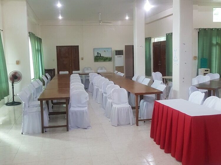 هتل Aglicay Beach Resort