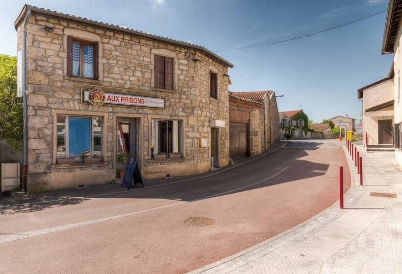 فندق Aux Prisons De Montagny