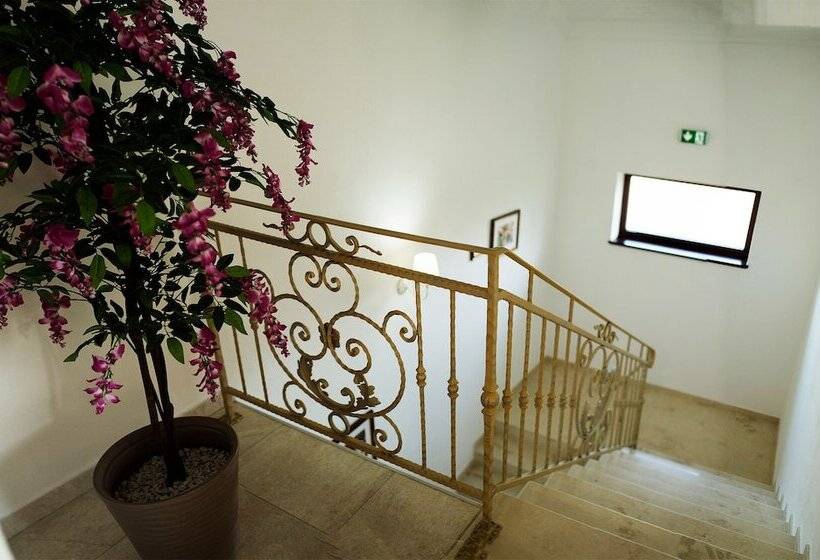 Отель Ave, Alba!