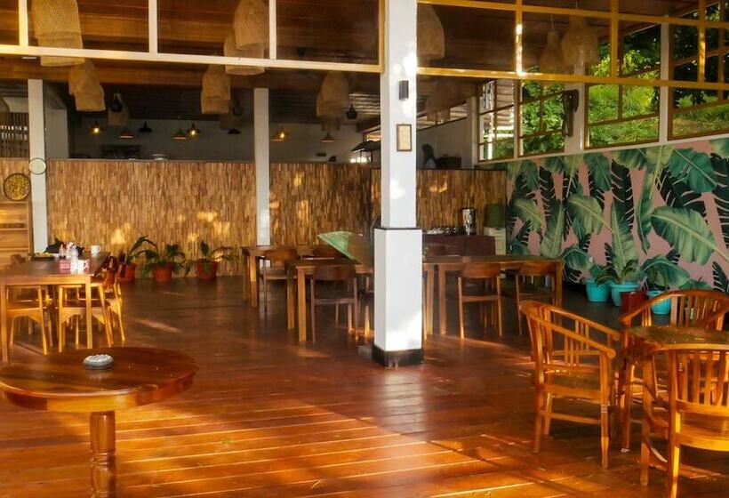 فندق Bastianos Lembeh Dive Resort