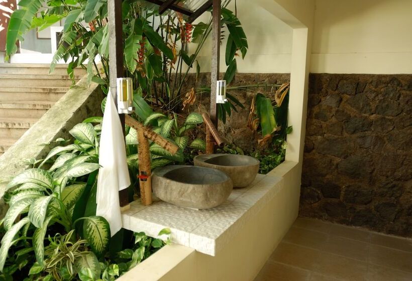 فندق Bastianos Lembeh Dive Resort