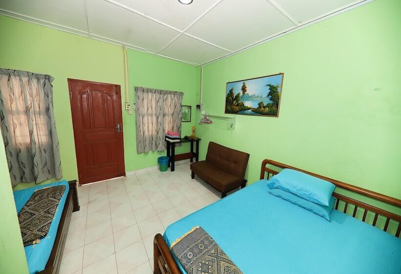 فندق Bayu Beach Chalet Pcb