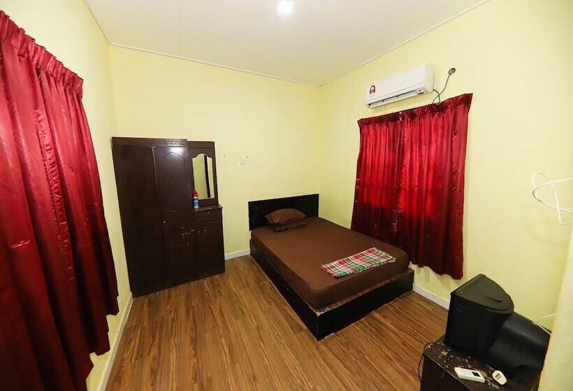 فندق Bayu Beach Chalet Pcb