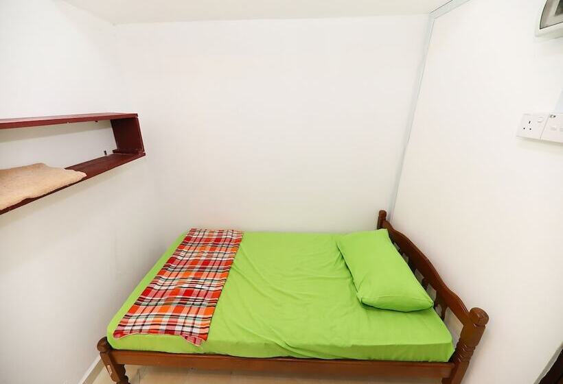 בית מלון כפרי Bayu Beach Chalet Pcb