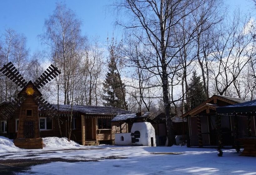 هتل Boyarskaya Usadba