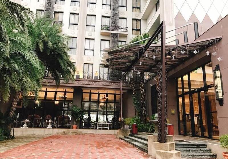 هتل No. 6 Baowanglai