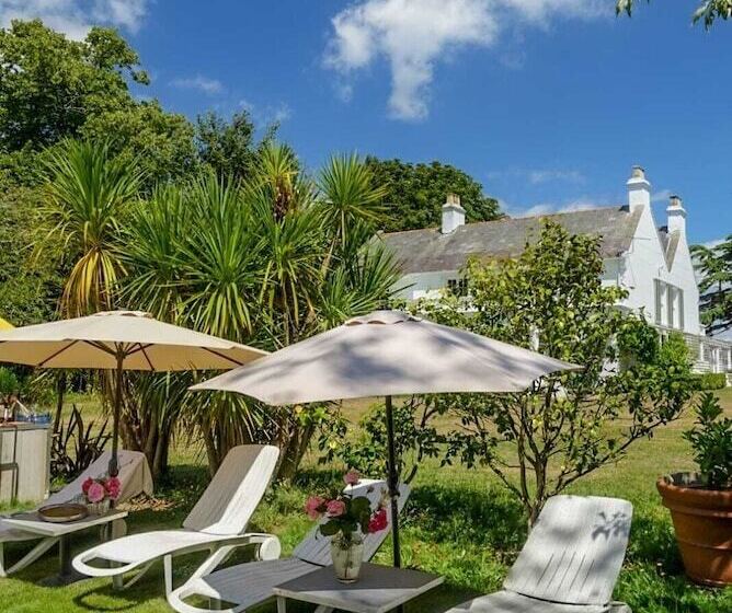 فندق Cedar House Boutique B&b