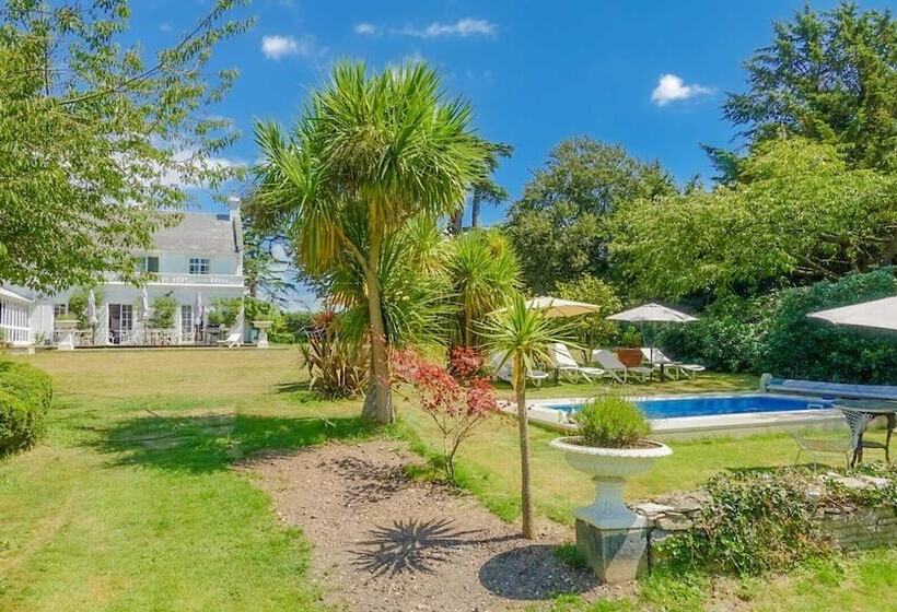 فندق Cedar House Boutique B&b