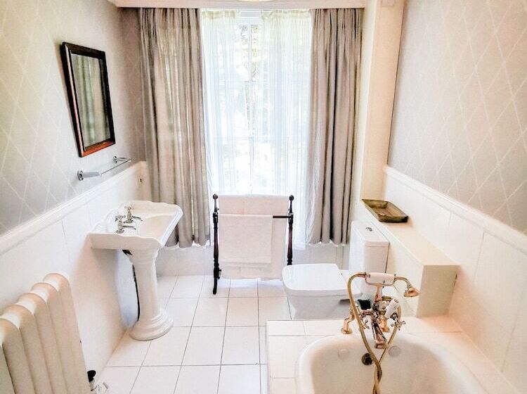 فندق Cedar House Boutique B&b