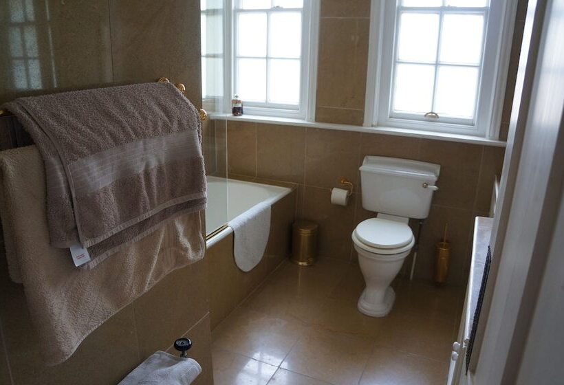 فندق Cedar House Boutique B&b