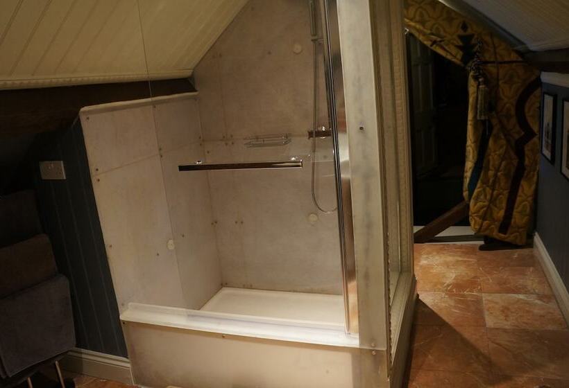 فندق Cedar House Boutique B&b