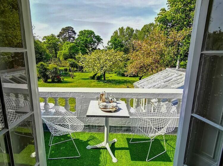 فندق Cedar House Boutique B&b