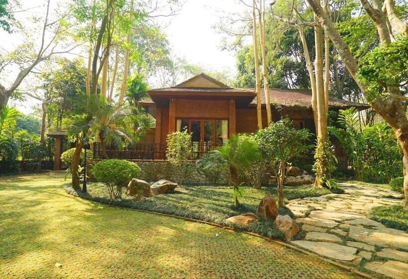 Hotel Chayana Resort