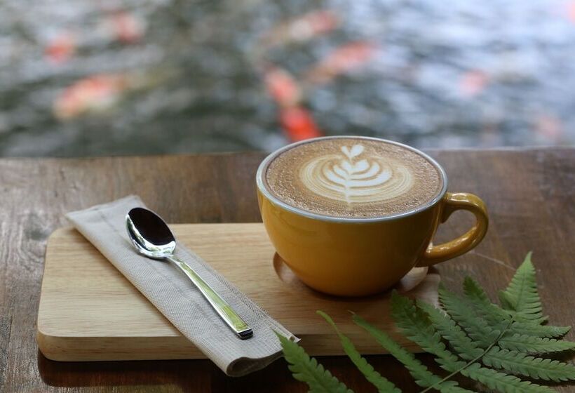 Hotel Chayana Resort