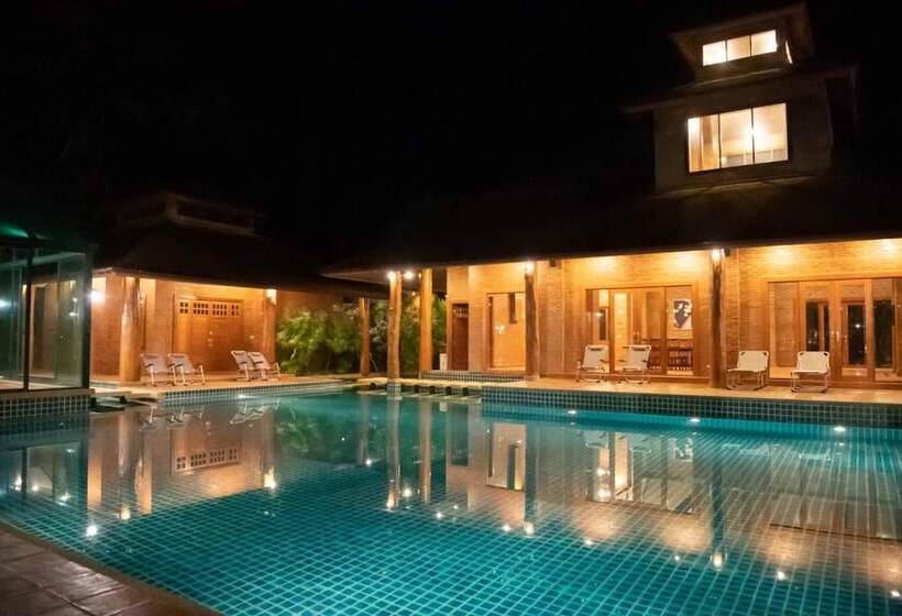 Hotel Chayana Resort