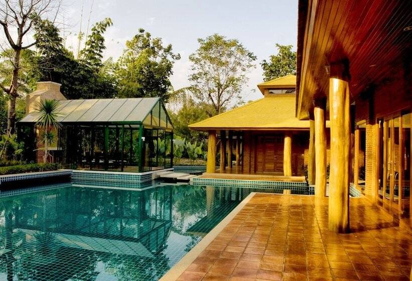 Hotel Chayana Resort