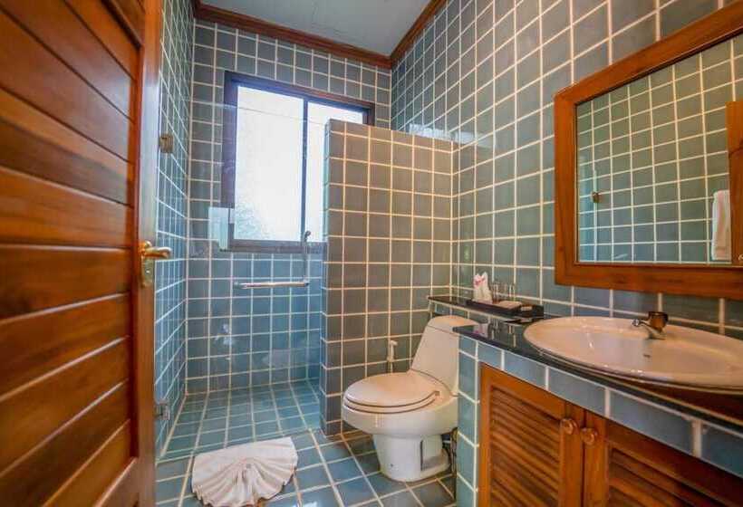 Hotel Chayana Resort