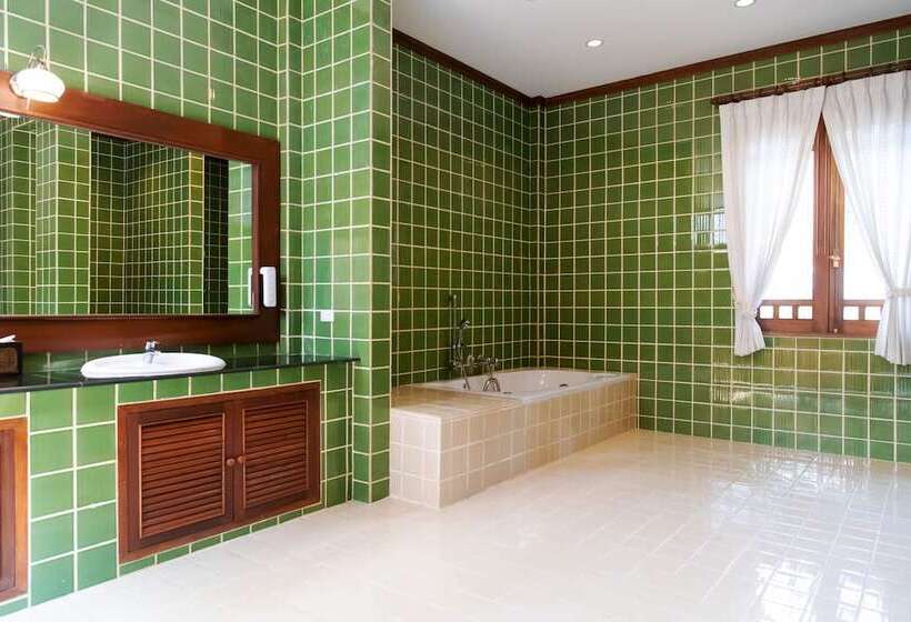 Hotel Chayana Resort