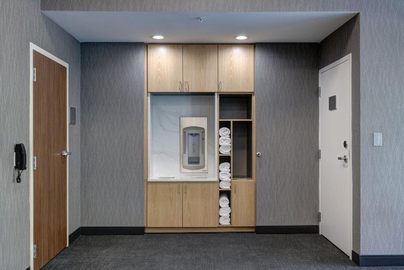 בית מלון כפרי Courtyard By Marriott Iowa City University Heights