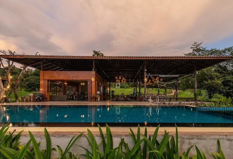 ホテル Doi Inthanon Riverside Resort