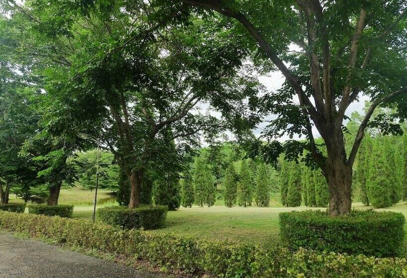 ホテル Doi Inthanon Riverside Resort