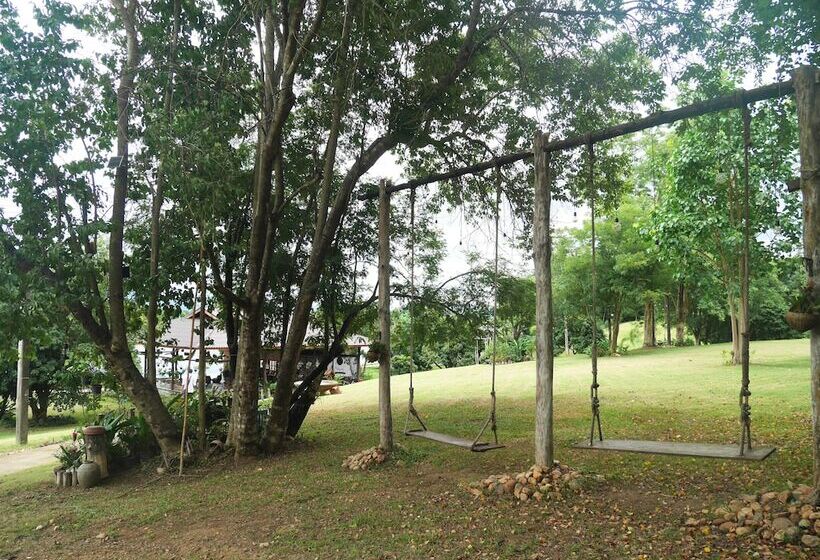 ホテル Doi Inthanon Riverside Resort