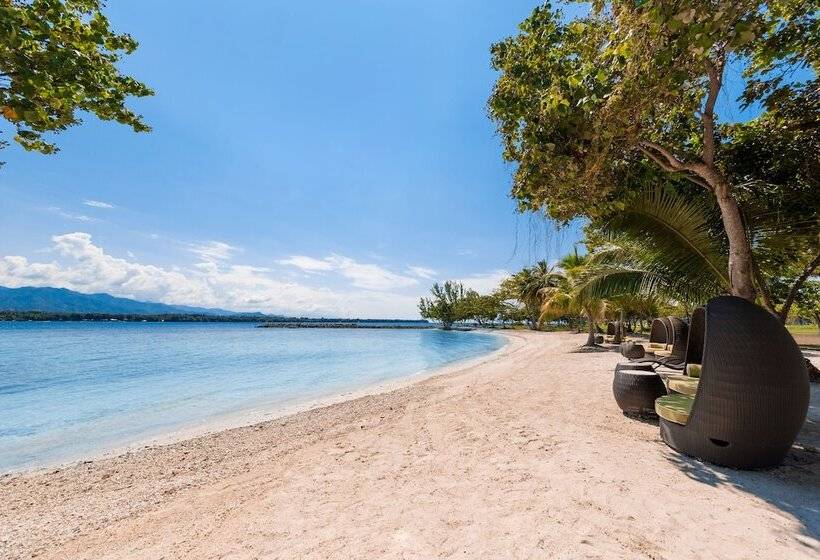 هتل Dusit Thani Lubi Plantation Resort