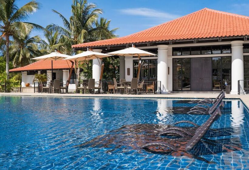 هتل Dusit Thani Lubi Plantation Resort