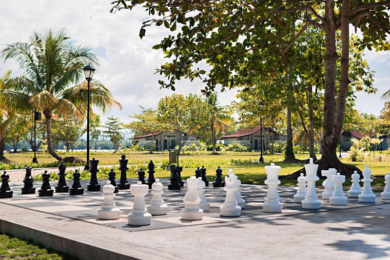 هتل Dusit Thani Lubi Plantation Resort