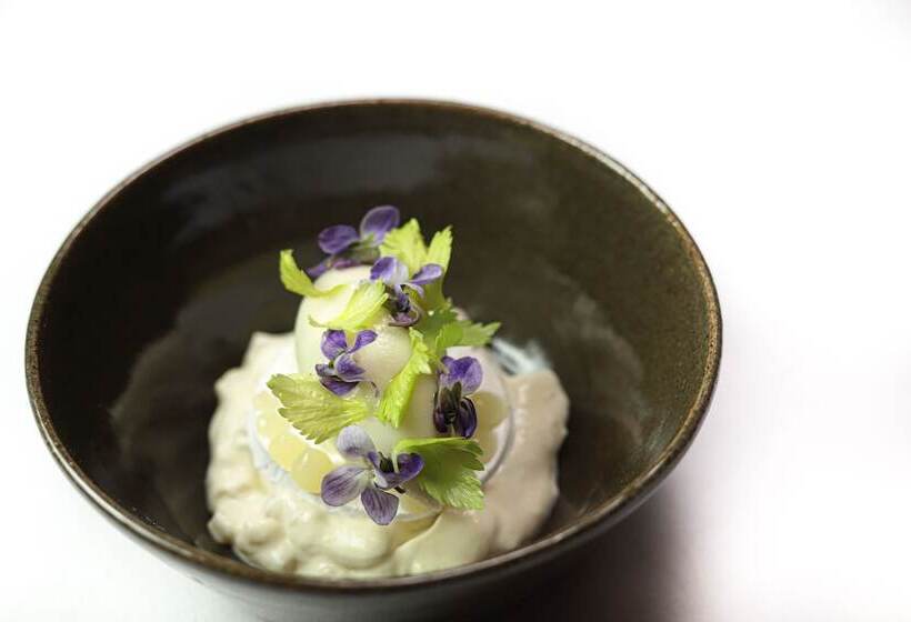 ホテル Eclosion Château Hôtel & Restaurant