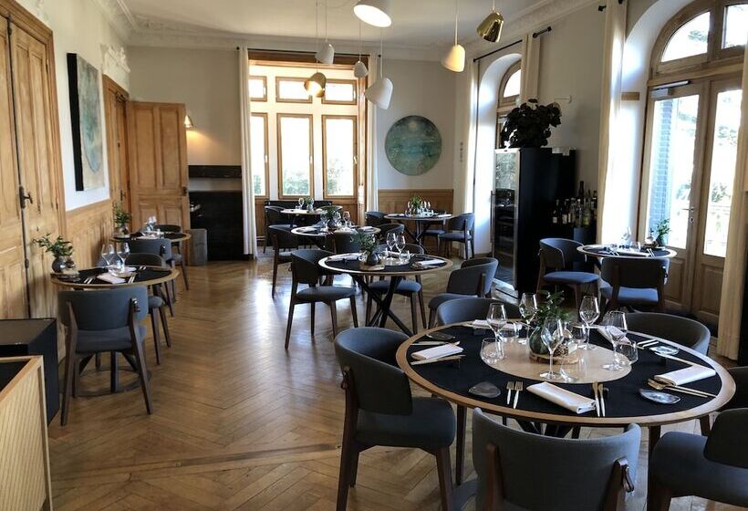 ホテル Eclosion Château Hôtel & Restaurant