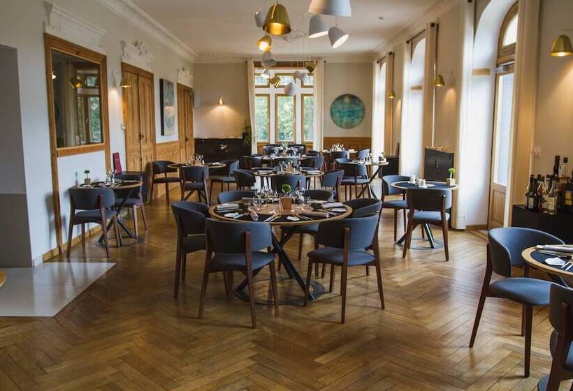 ホテル Eclosion Château Hôtel & Restaurant