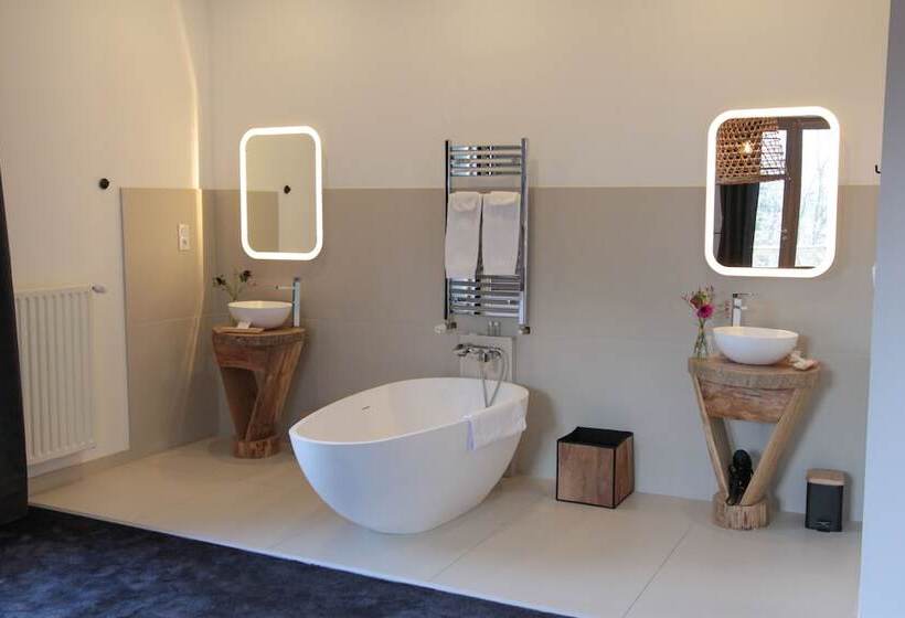 ホテル Eclosion Château Hôtel & Restaurant