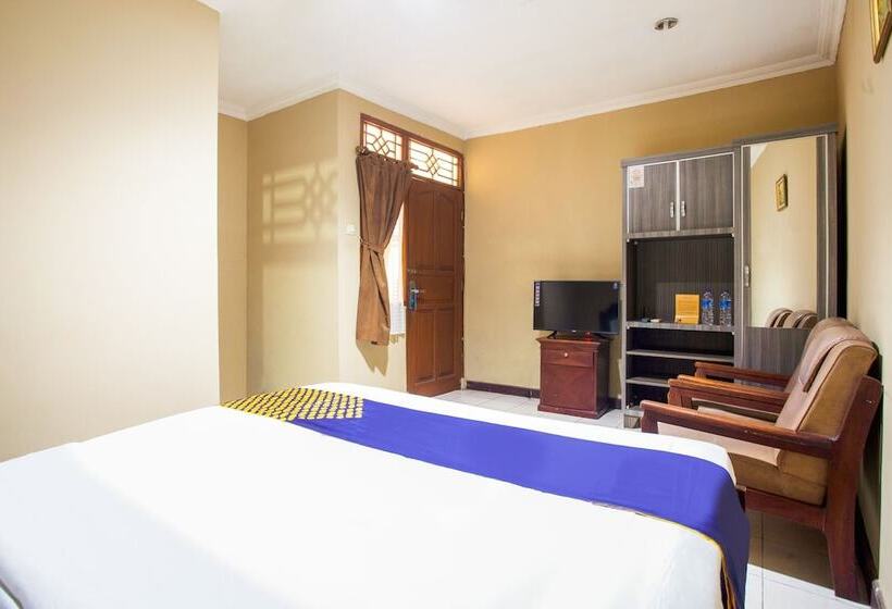 酒店 Spot On 3858 Elsana Transit