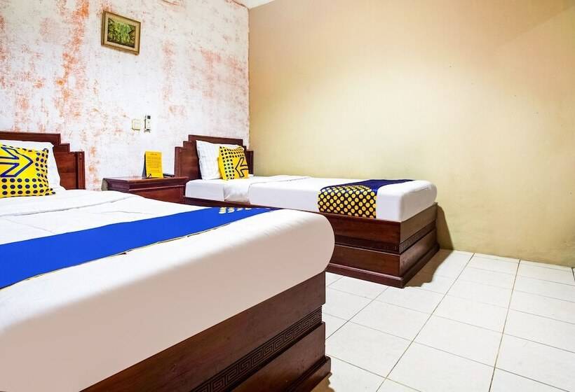 酒店 Spot On 3858 Elsana Transit