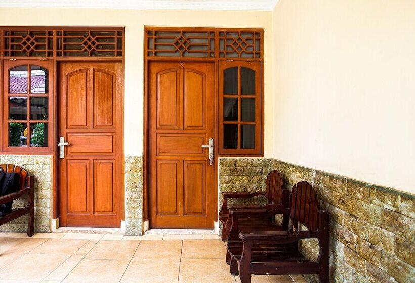 酒店 Spot On 3858 Elsana Transit