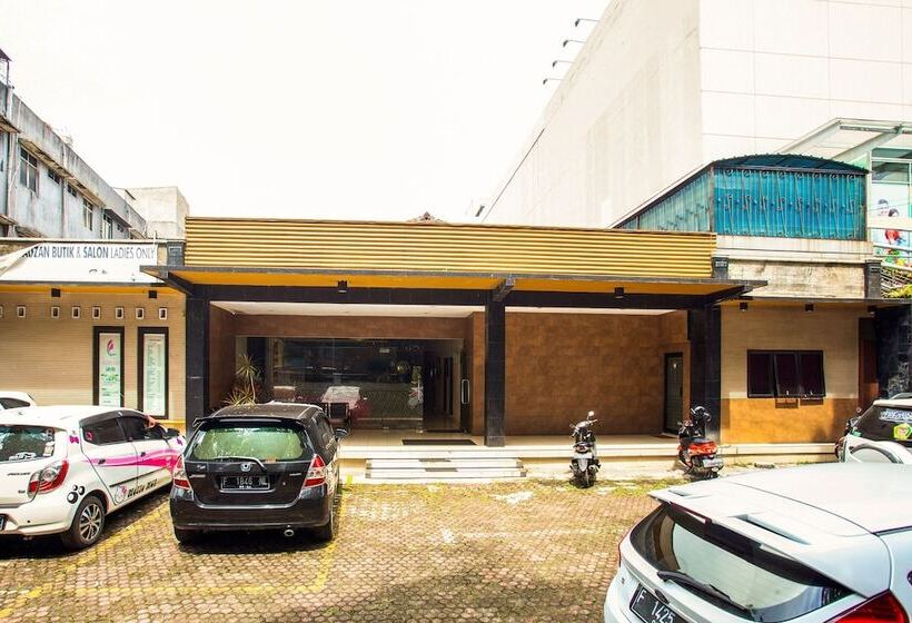 酒店 Spot On 3858 Elsana Transit