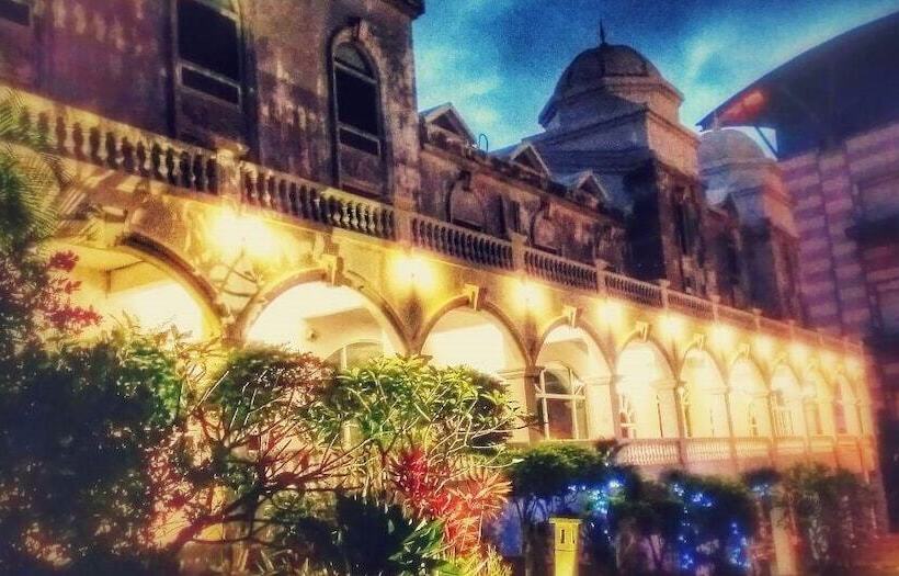 هتل Empire Pacific Castle 龍潭科學園區 六福村 小人國 幼獅工業園區