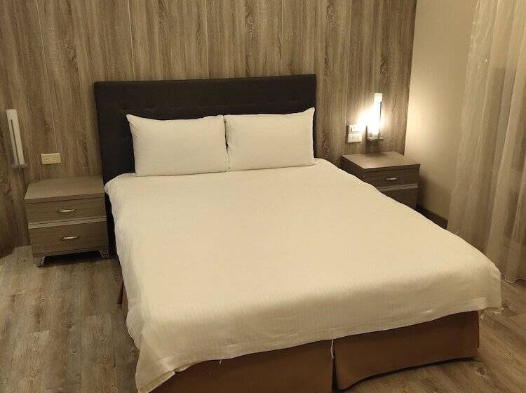 هتل Empire Pacific Castle 龍潭科學園區 六福村 小人國 幼獅工業園區