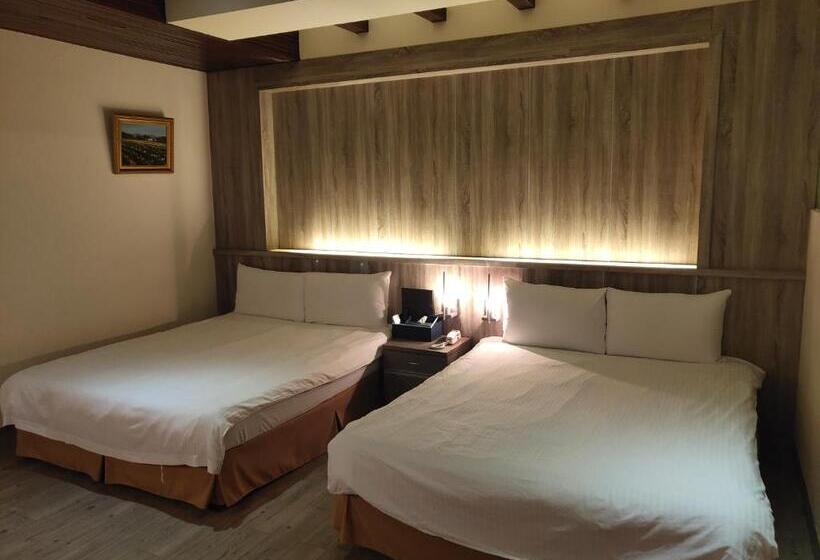 هتل Empire Pacific Castle 龍潭科學園區 六福村 小人國 幼獅工業園區