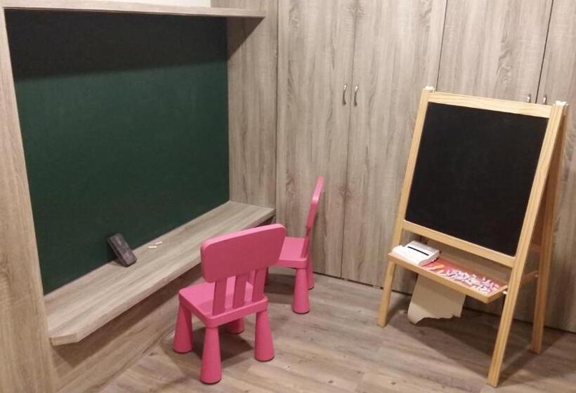 هتل Empire Pacific Castle 龍潭科學園區 六福村 小人國 幼獅工業園區