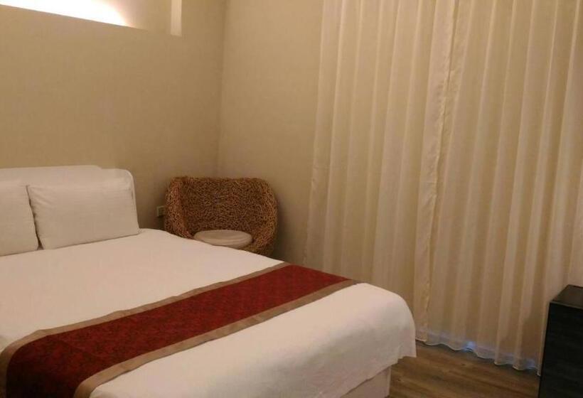 هتل Empire Pacific Castle 龍潭科學園區 六福村 小人國 幼獅工業園區