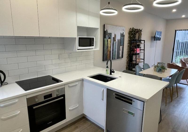 호텔 Flat Bush Holiday Accomodation